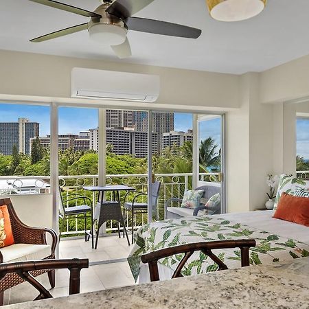 Apartmán Waikiki Shore 515 Beachfront & Upgrade Honolulu Exteriér fotografie